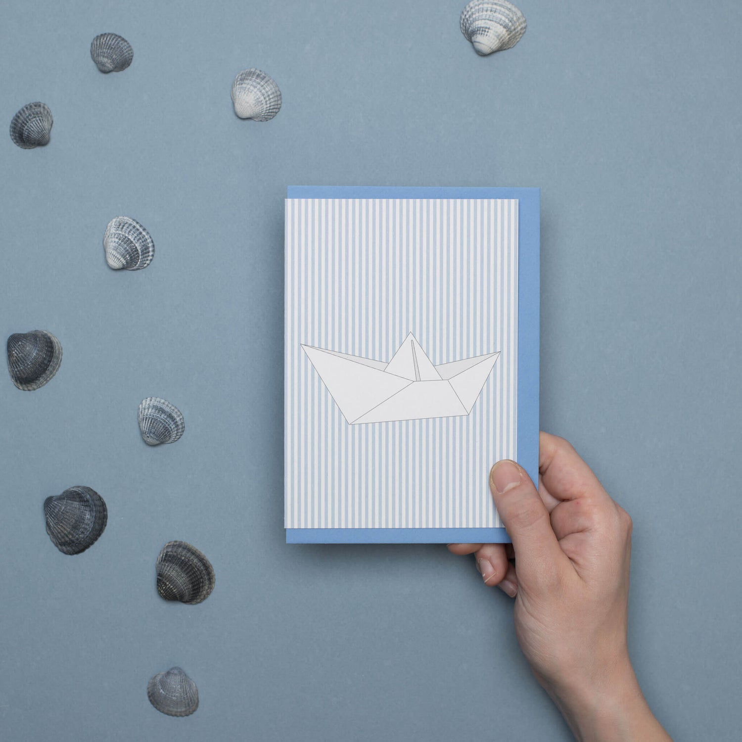 BABYKARTE PAPIERBOOT vor Streifen in hellblau von My Pretty Circus | CS-BOA1619-BL