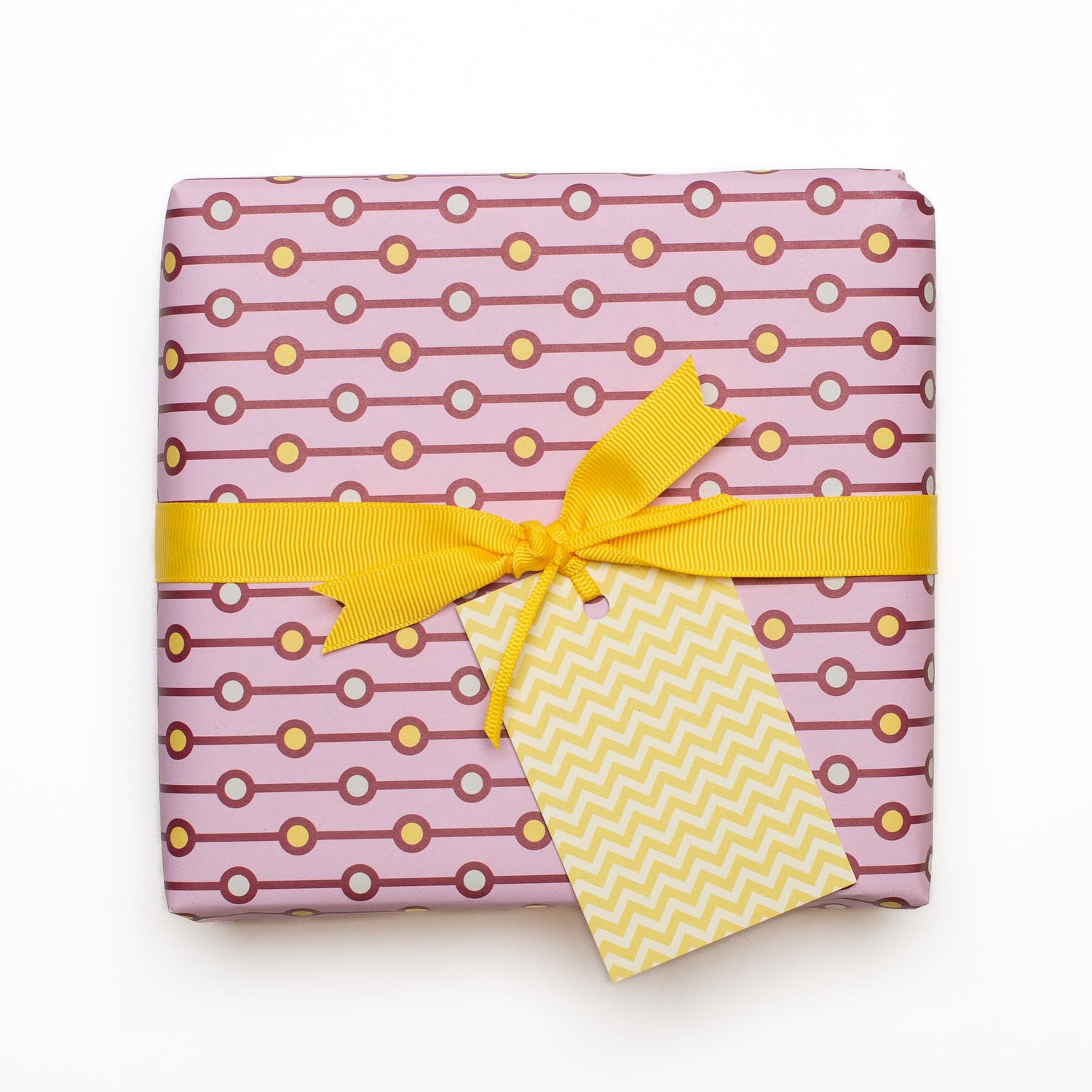 Geschenkanhänger "Chevron" - 5er Set mit senfgelbem Zickzackmuster und farblich passendem Band - 100% Recyclingpapier von My Pretty Circus | GT-CHE009-MU