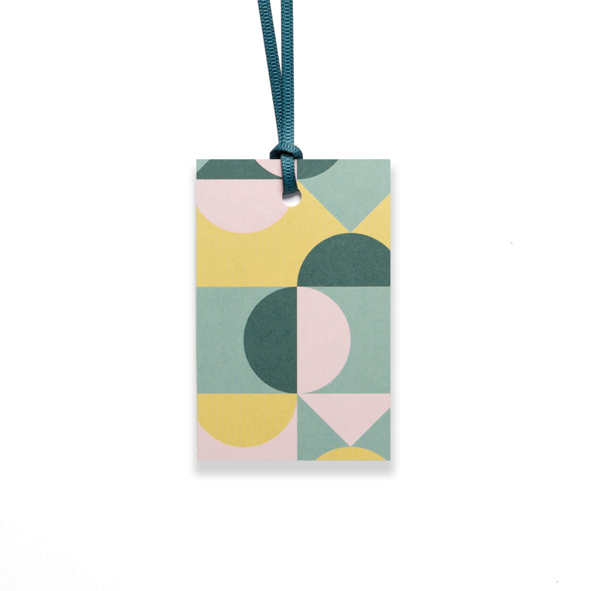Geschenkanhänger "Shapes" - 5er Set mit geometrischen Formen im Retro Stil und farblich passendem Band - 100% Recyclingpapier von My Pretty Circus | GT-SHA010-BG