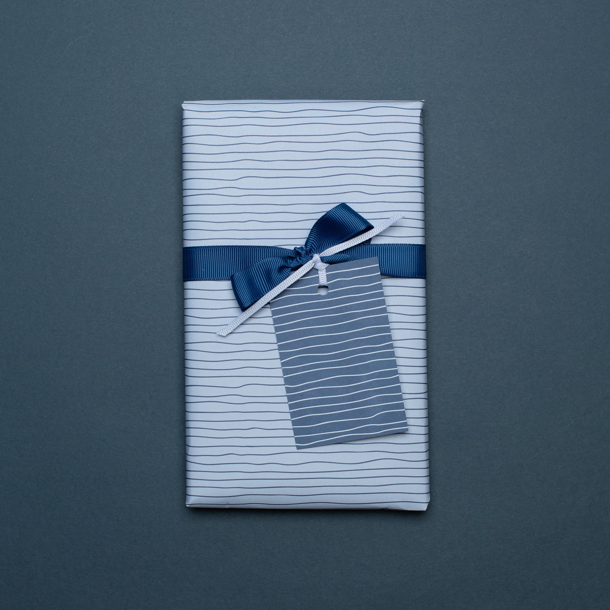 Geschenkanhänger "Wasser" - 5er Set in blau mit farblich passendem Band - 100% Recyclingpapier von My Pretty Circus | GT-WAT007-PT