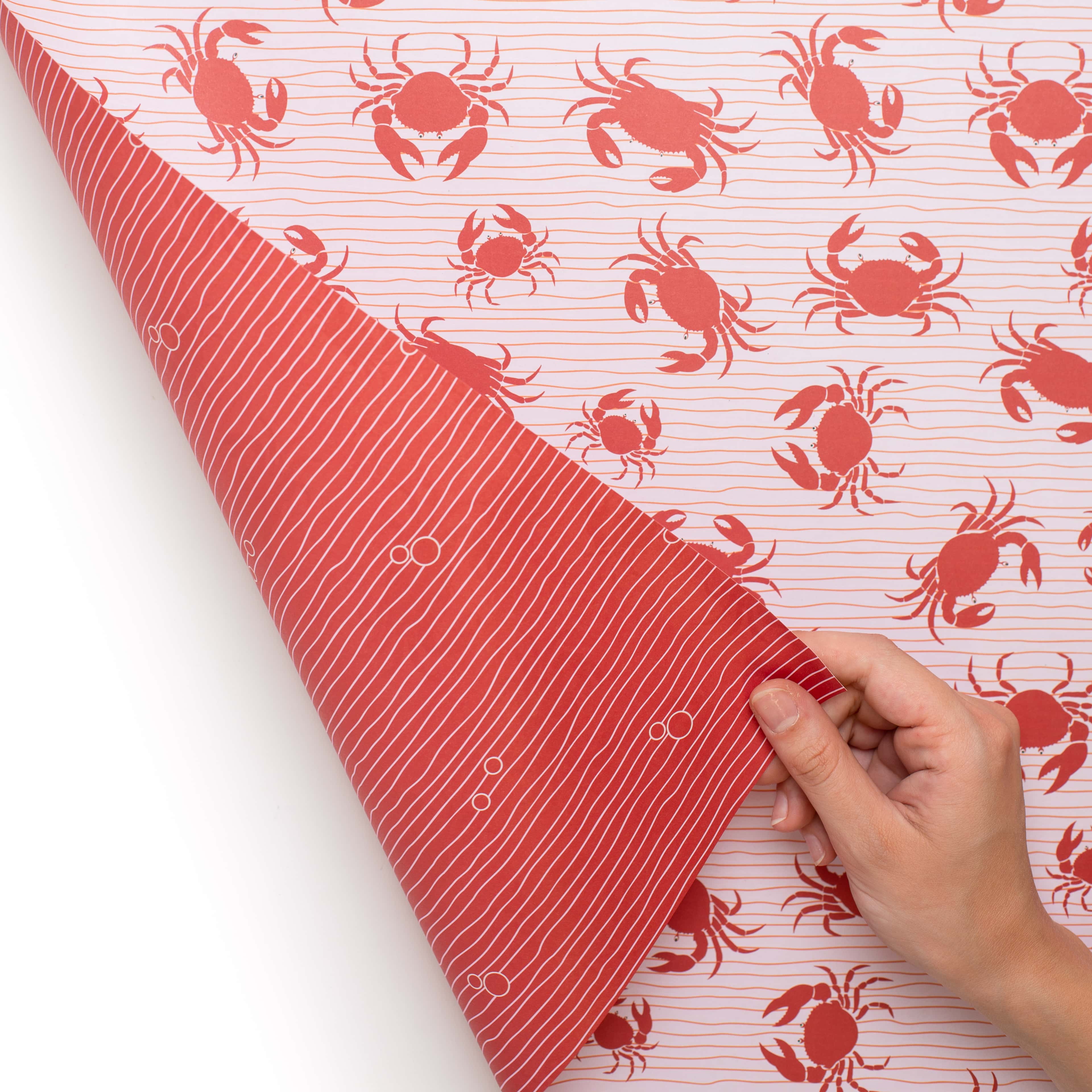 Geschenkpapier "Krabbe" und Sand in rot und korallrot - doppelseitig bedruckt auf 100% Recyclingpapier von My Pretty Circus | RW-CRA2031-RE