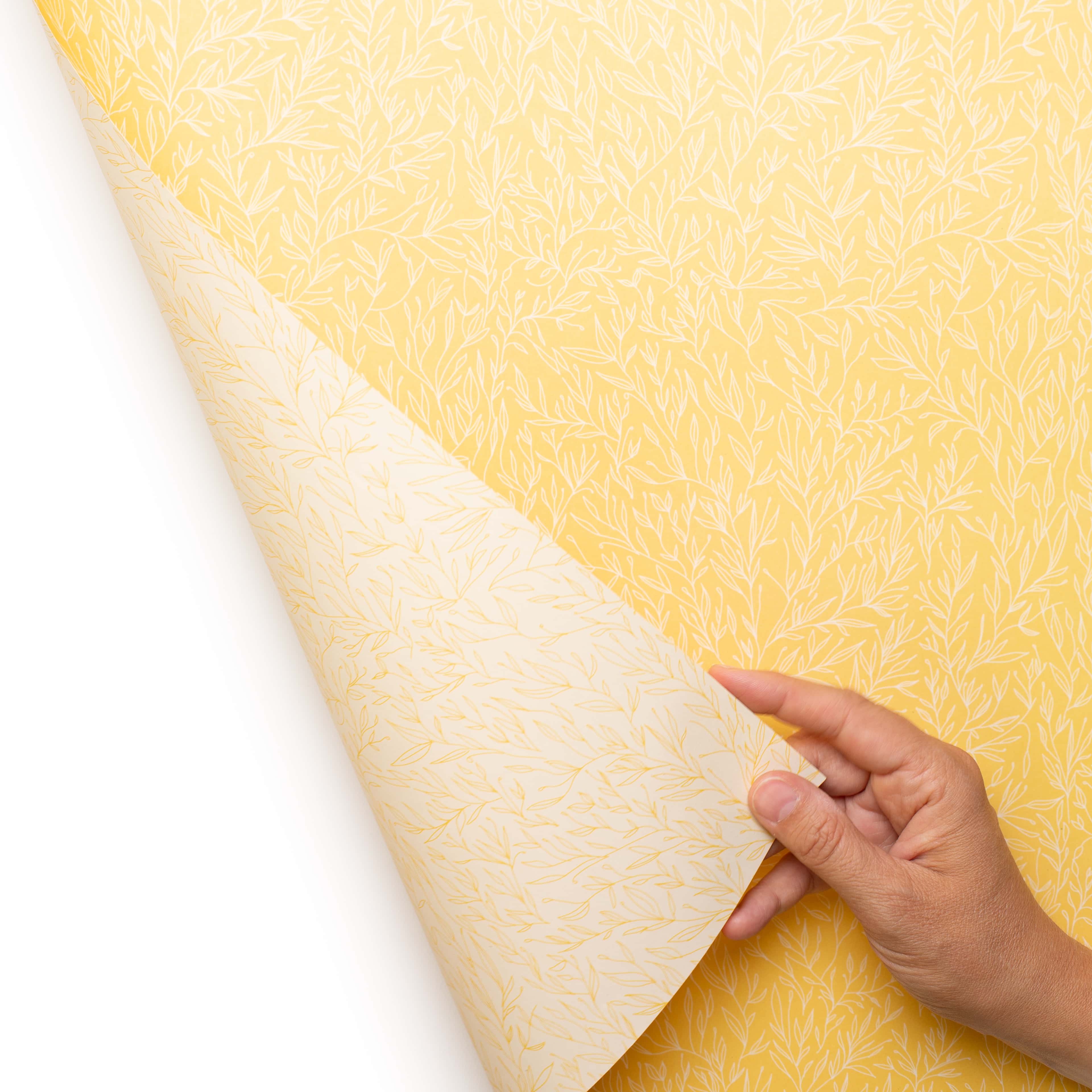 Geschenkpapier "Pflanzen" mit zartgelbem Pflanzenmuster - doppelseitig bedruckt auf 100% Recyclingpapier von My Pretty Circus | RW-PLA2139-YE