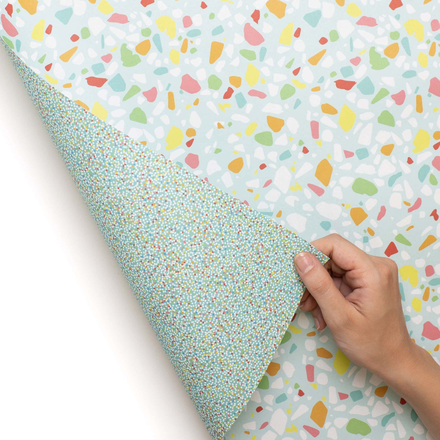 Geschenkpapier "Terrazzo" - mit türkis Terrazzomuster & kleine Punkte - doppelseitig bedruckt auf 100% Recyclingpapier  von My Pretty Circus | RW-TER2037-TQ