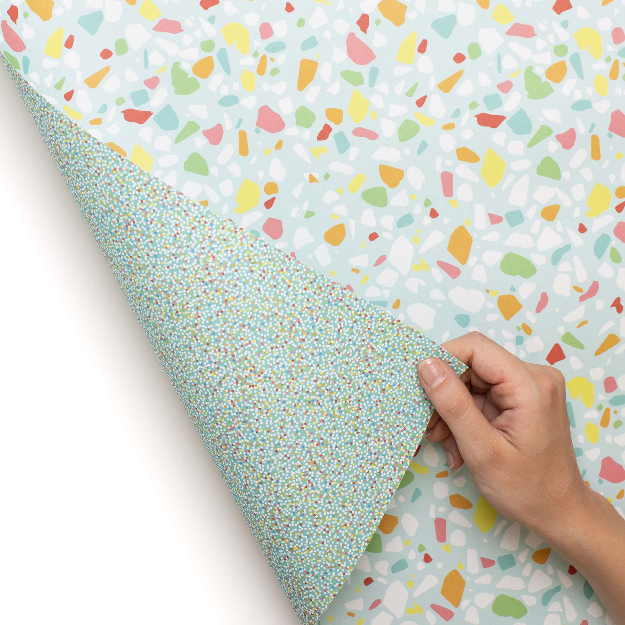 Geschenkpapier "Terrazzo" - mit türkis Terrazzomuster & kleine Punkte - doppelseitig bedruckt auf 100% Recyclingpapier von My Pretty Circus | RW-TER2037-TQ
