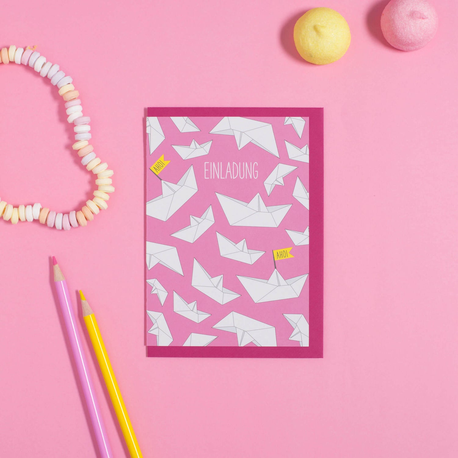 EINLADUNGSKARTE für Kinder mit Papierbooten in pink von My Pretty Circus | CS-AHO1611-PI