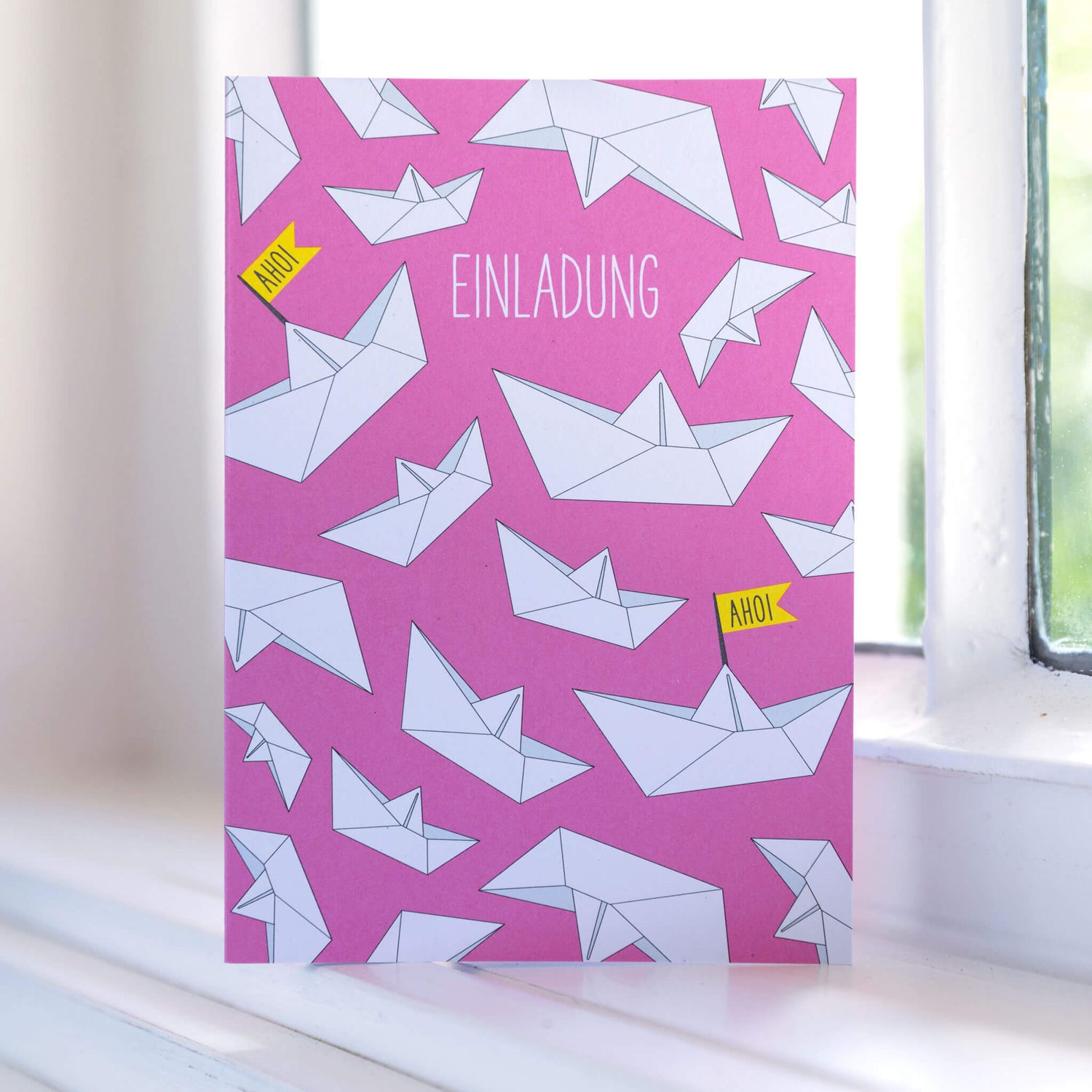 EINLADUNGSKARTE für Kinder mit Papierbooten in pink von My Pretty Circus | CS-AHO1611-PI