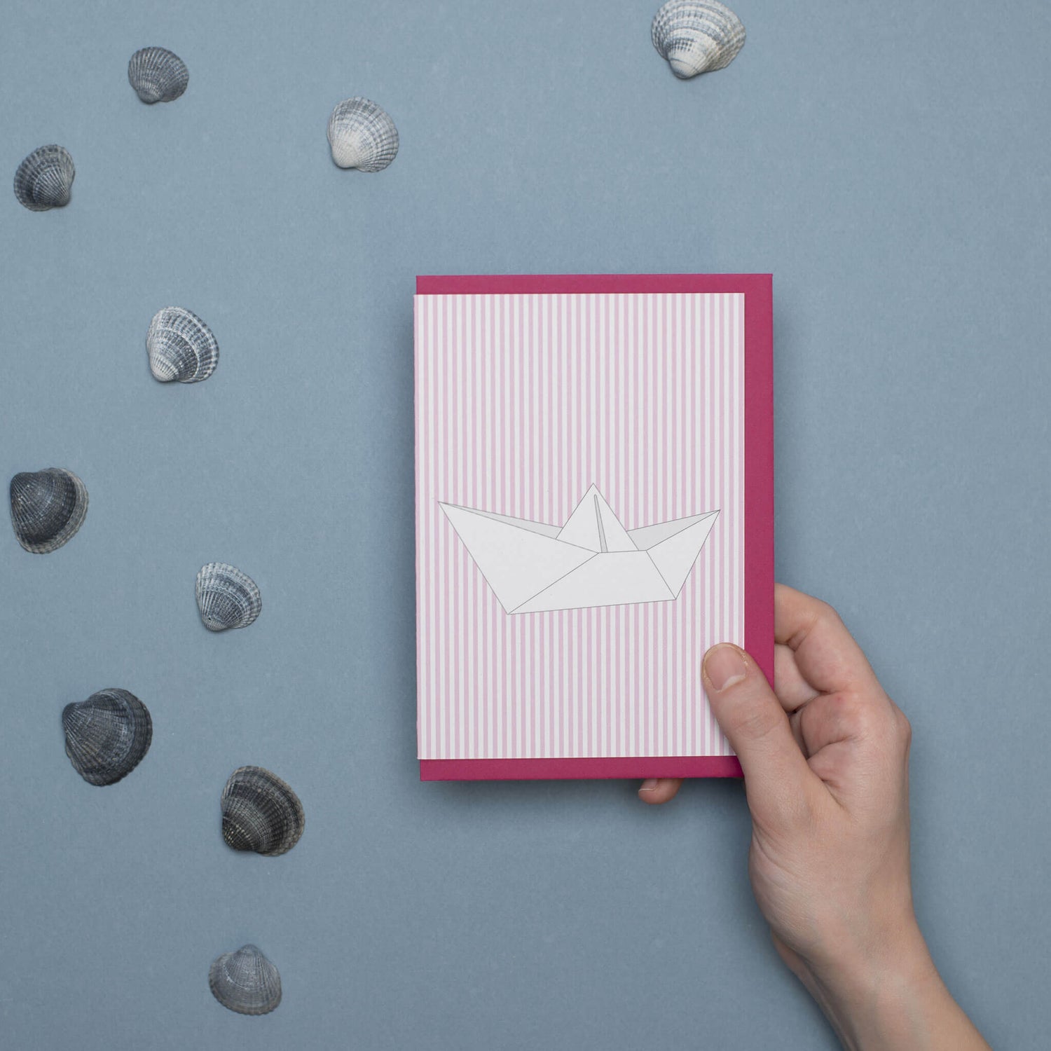 BABYKARTE PAPIERBOOT vor Streifen in hellrosa von My Pretty Circus | CS-BOA1618-PI