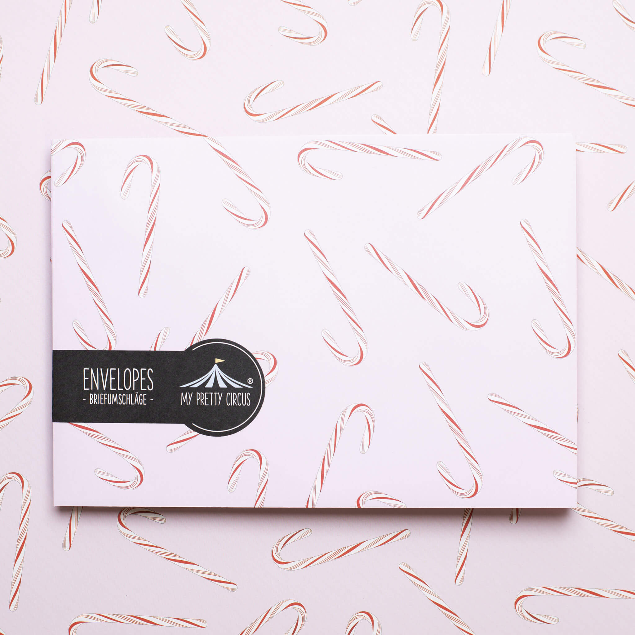 BRIEFUMSCHLÄGE ROSA ZUCKERSTANGEN - Briefumschläge mit Zuckerstangen für Weihnachtsgrüße, Set aus 8 rosa Kuverts in C5 mit selbstklebender Klappe und Adressetiketten zum Beschriften-EN-CAN2206-RO | My Pretty Circus