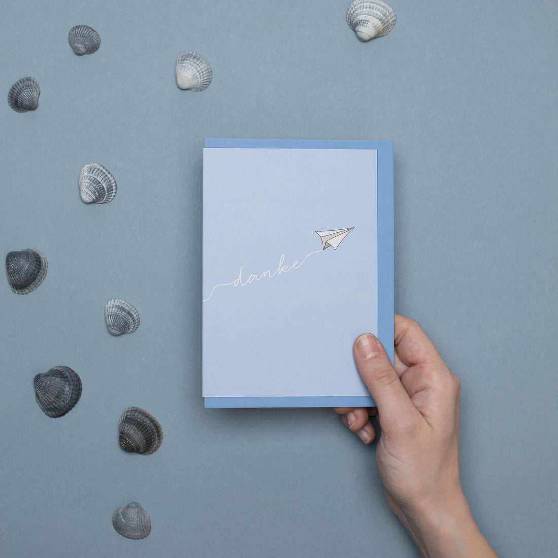DANKESKARTE &quot;DANKE&quot; mit Papierflieger in hellblau von My Pretty Circus | GC-DAN1803-LB