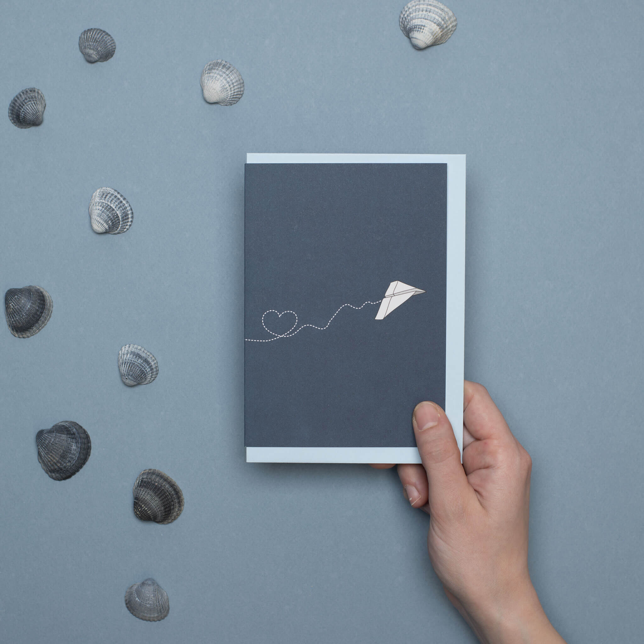 GRUSSKARTE PAPIERFLIEGER mit Herz in blau von My Pretty Circus | GC-HEA1617-PT