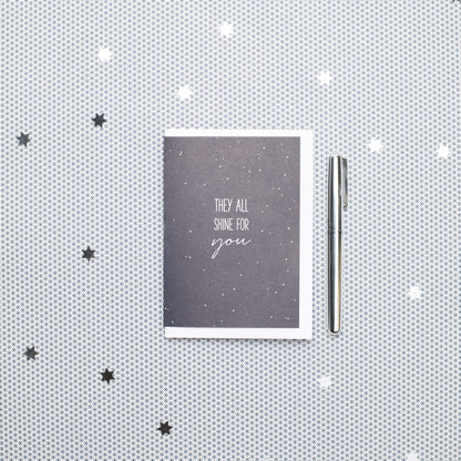 GRUSSKARTE &quot;THEY ALL SHINE FOR YOU&quot; mit Sternenhimmel in dunkelblau von My Pretty Circus | GC-STA2201-DB
