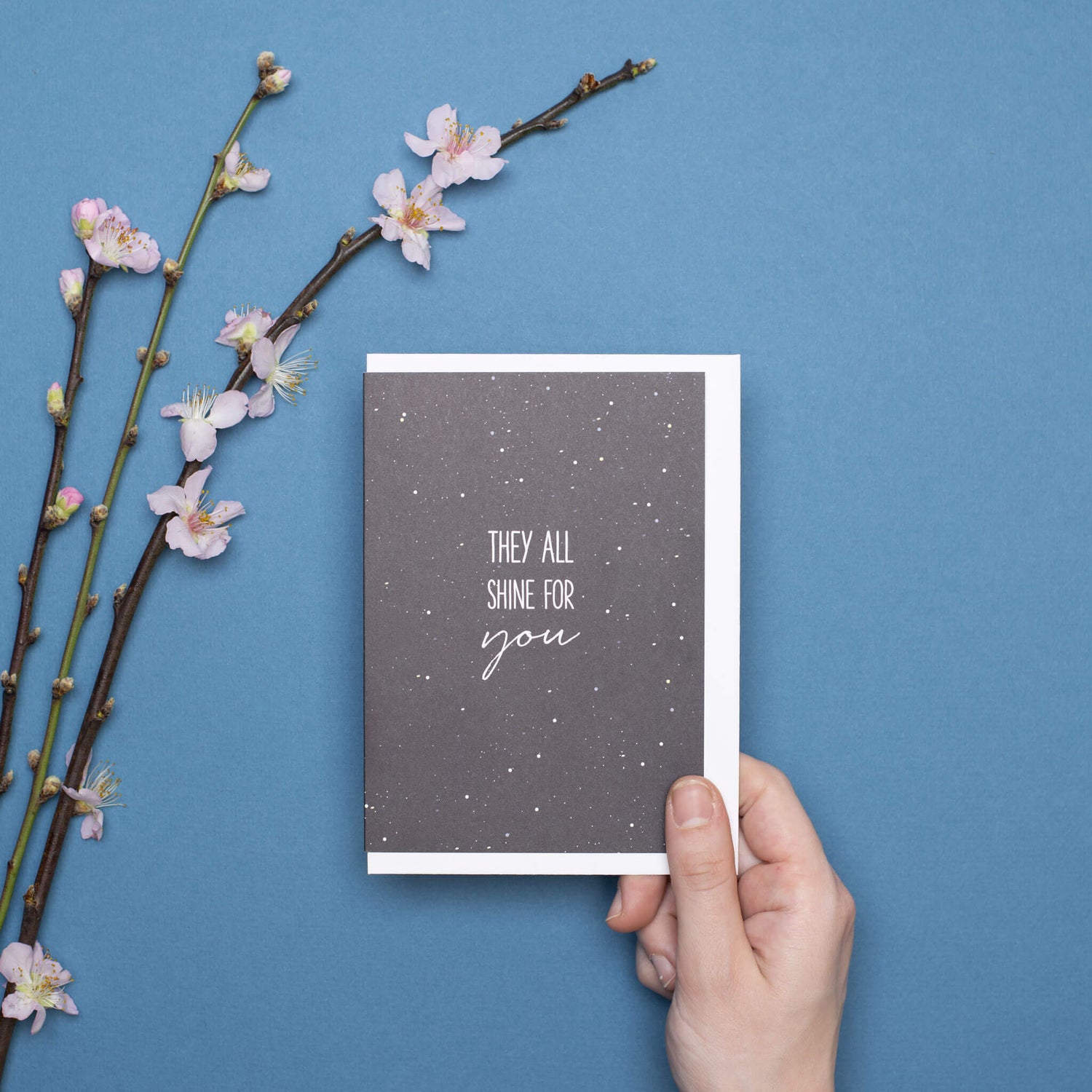 GRUSSKARTE &quot;THEY ALL SHINE FOR YOU&quot; mit Sternenhimmel in dunkelblau von My Pretty Circus | GC-STA2201-DB