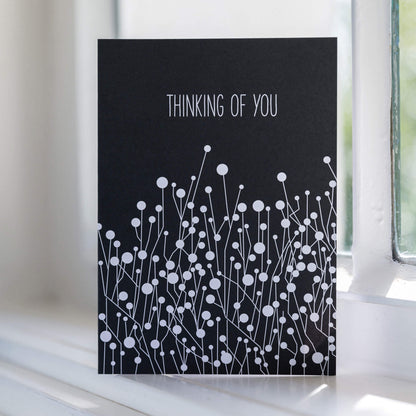 TRAUERKARTE &quot;THINKING OF YOU&quot; mit Dornen in schwarz von My Pretty Circus | GC-THO1619-BK