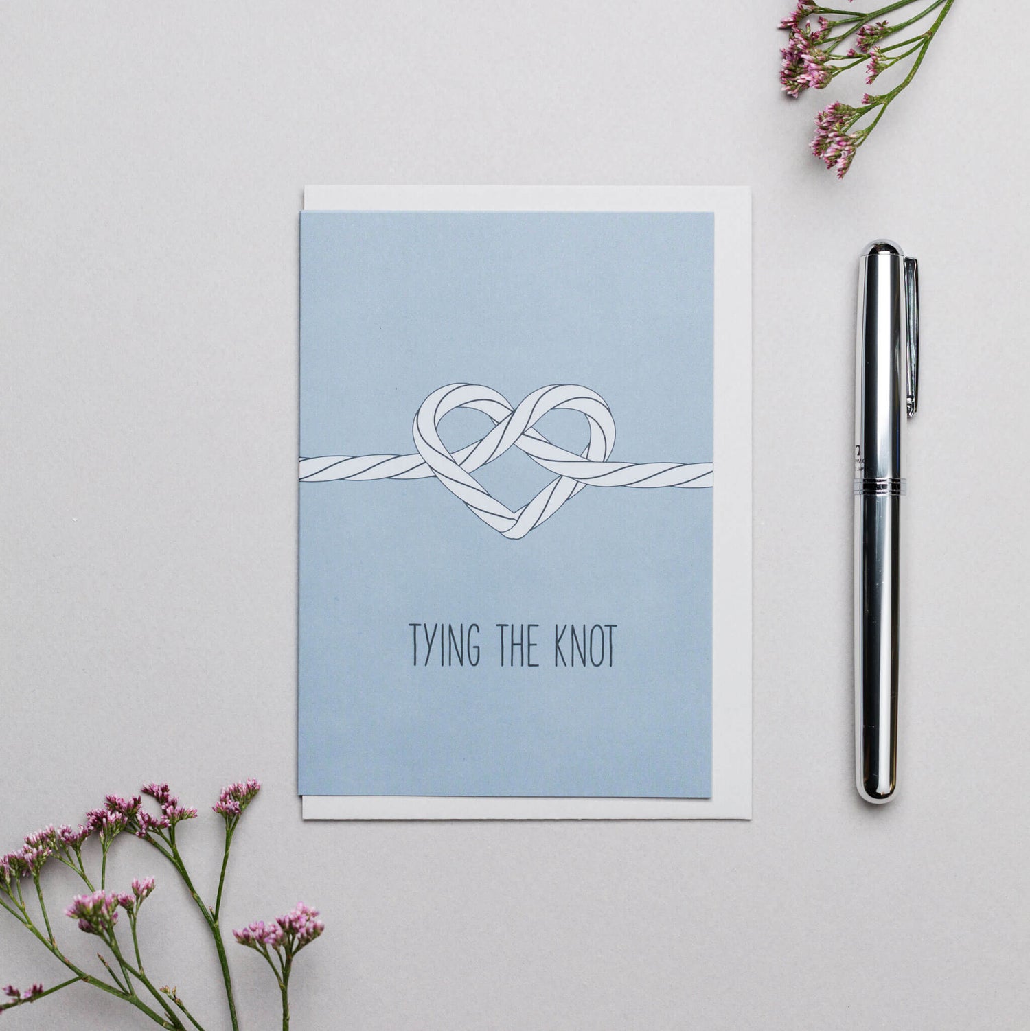 HOCHZEITSKARTE &quot;TYING THE KNOT&quot; mit maritimem Kreuzknoten in blau von My Pretty Circus | GC-TYI1942-BL
