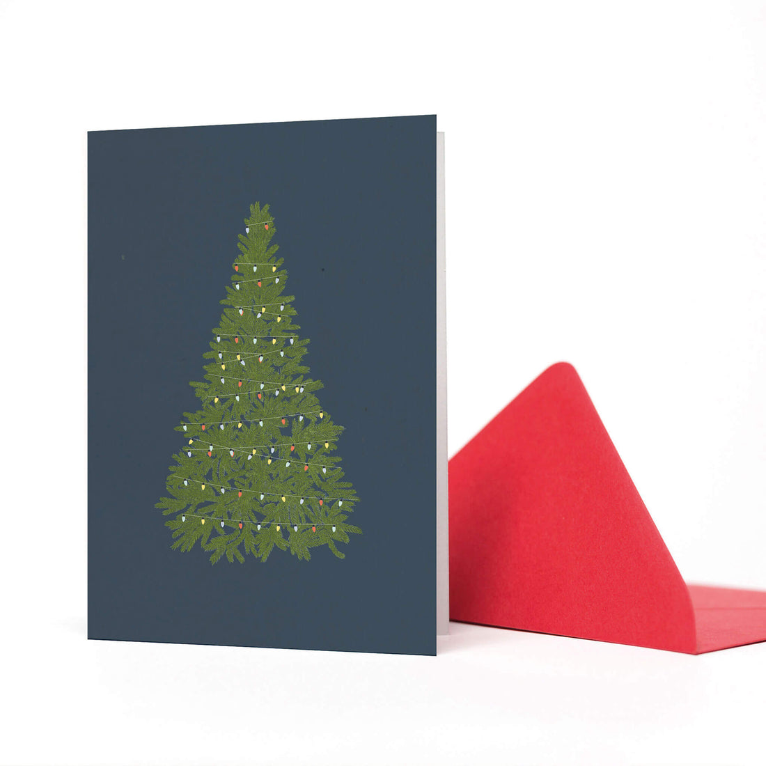 WEIHNACHTSKARTE WEIHNACHTSBAUM ohne Text vor dunkelblauem Hintergrund von My Pretty Circus | GC-XMA1703-DB