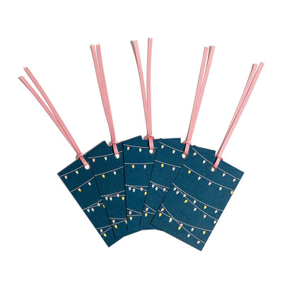 Geschenkanhänger &quot;Lichterkette&quot; - 5er Set mit Partylichtern vor blau und farblich passendem Band - 100% Recyclingpapier von My Pretty Circus | GT-LIG002-BL