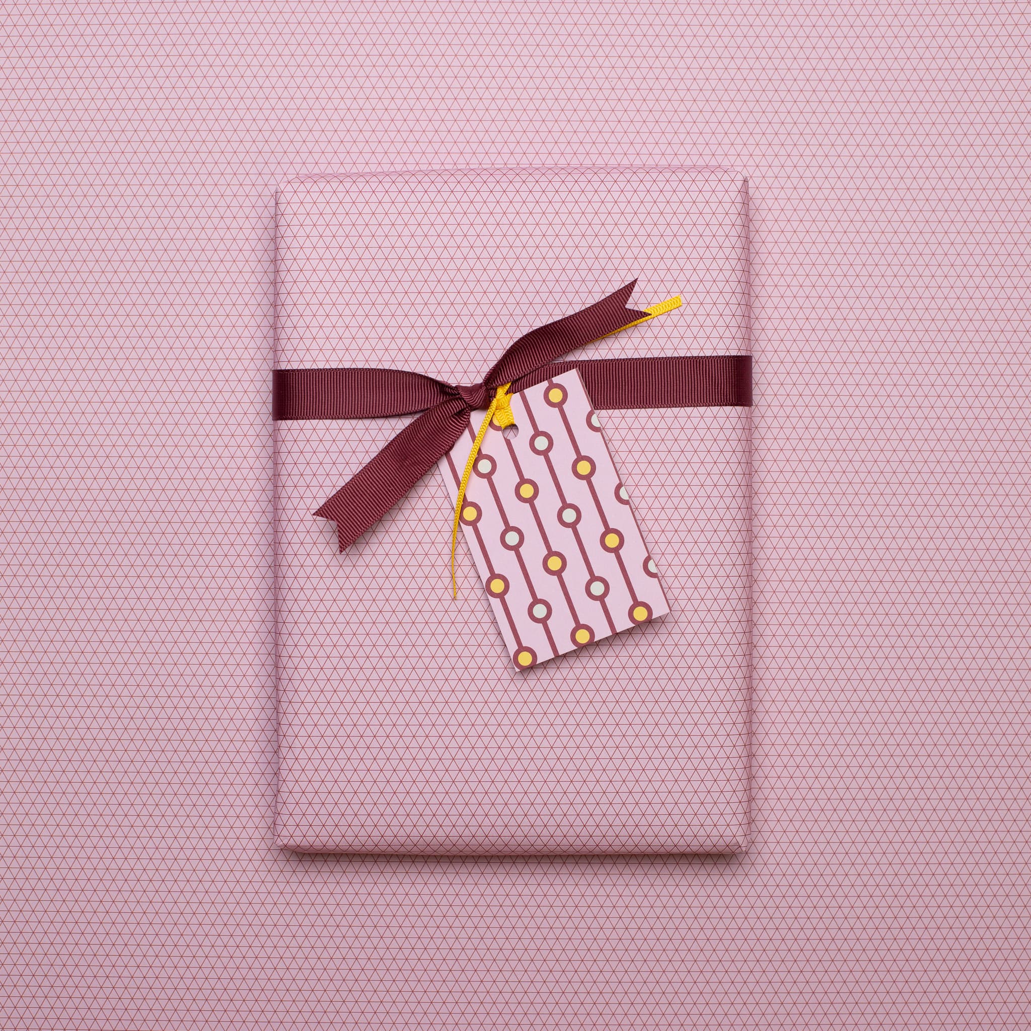 Geschenkanhänger &quot;Perlen&quot; - 5er Set mit rosa Perlenmuster und farblich passendem Band - 100% Recyclingpapier von My Pretty Circus | GT-PEA011-RO