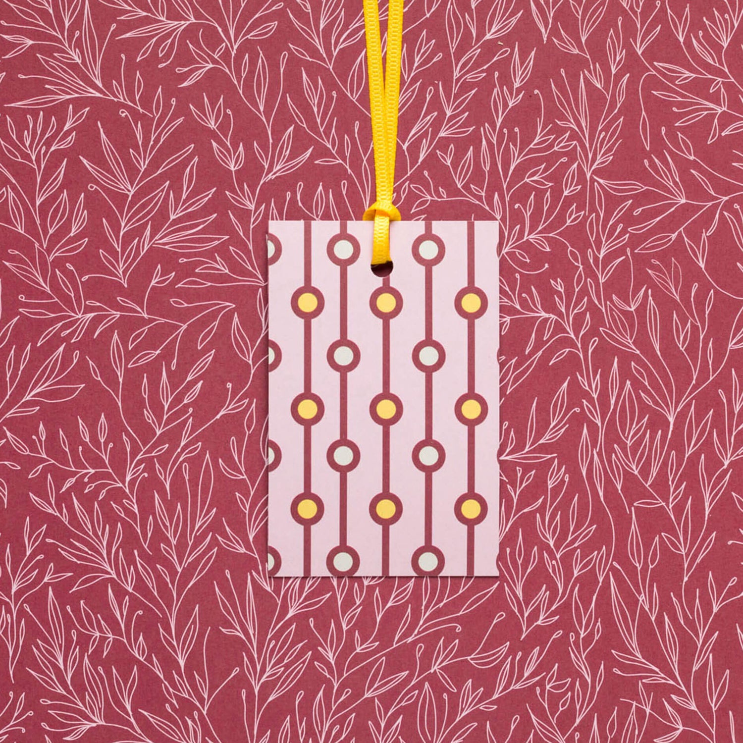 Geschenkanhänger &quot;Perlen&quot; - 5er Set mit rosa Perlenmuster und farblich passendem Band - 100% Recyclingpapier von My Pretty Circus | GT-PEA011-RO