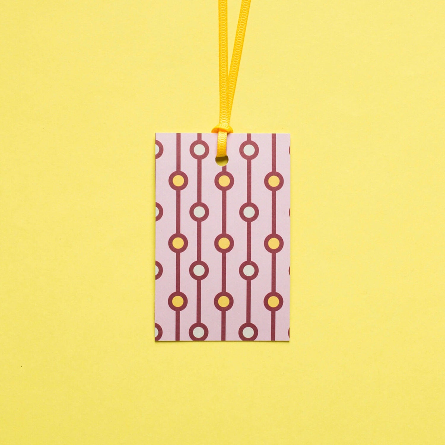 Geschenkanhänger &quot;Perlen&quot; - 5er Set mit rosa Perlenmuster und farblich passendem Band - 100% Recyclingpapier von My Pretty Circus | GT-PEA011-RO