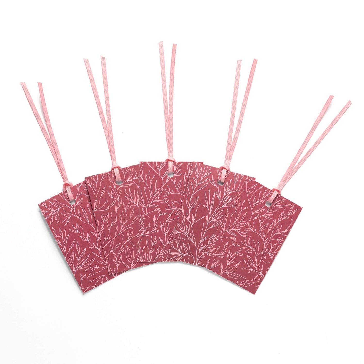Geschenkanhänger &quot;Pflanzen&quot; - 5er Set mit dunkelrotem Pflanzenmuster und farblich passendem Band - 100% Recyclingpapier von My Pretty Circus | GT-PLA012-DR