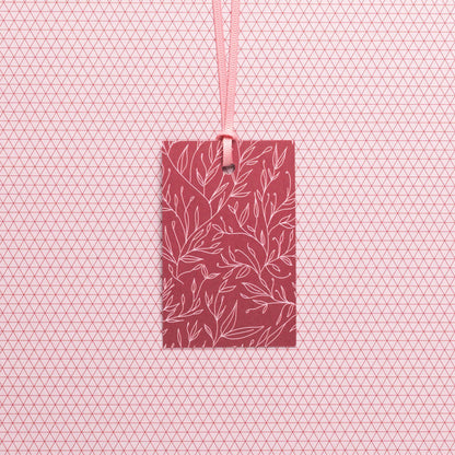 Geschenkanhänger &quot;Pflanzen&quot; - 5er Set mit dunkelrotem Pflanzenmuster und farblich passendem Band - 100% Recyclingpapier von My Pretty Circus | GT-PLA012-DR