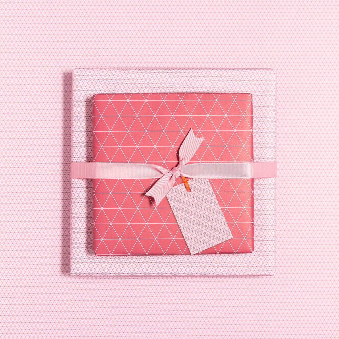 Geschenkanhänger "Dreiecke" - 5er Set in rosa mit Neonband - 100% Recyclingpapier von My Pretty Circus | GT-TRA004-RO