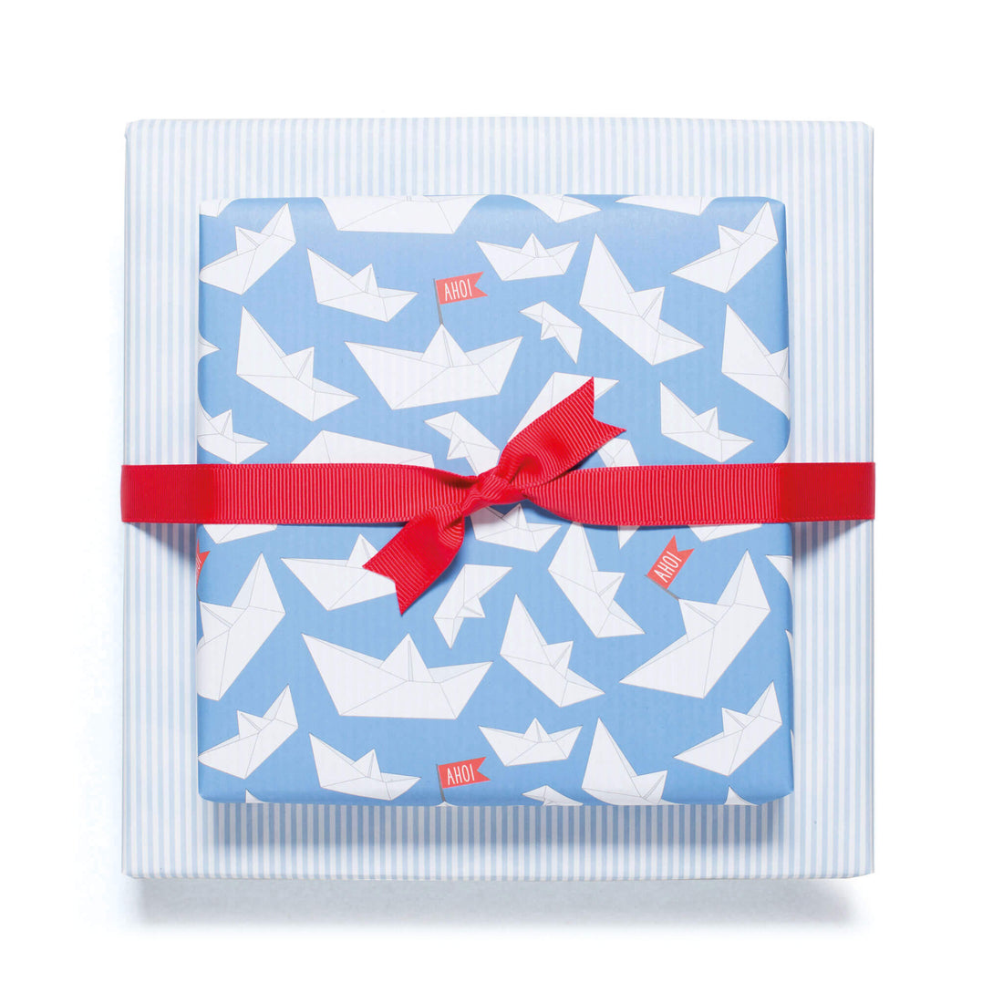 Geschenkpapier "Faltboote" und Streifen in blau - doppelseitig bedruckt auf 100% Recyclingpapier  von My Pretty Circus | RW-AHO1615-BL