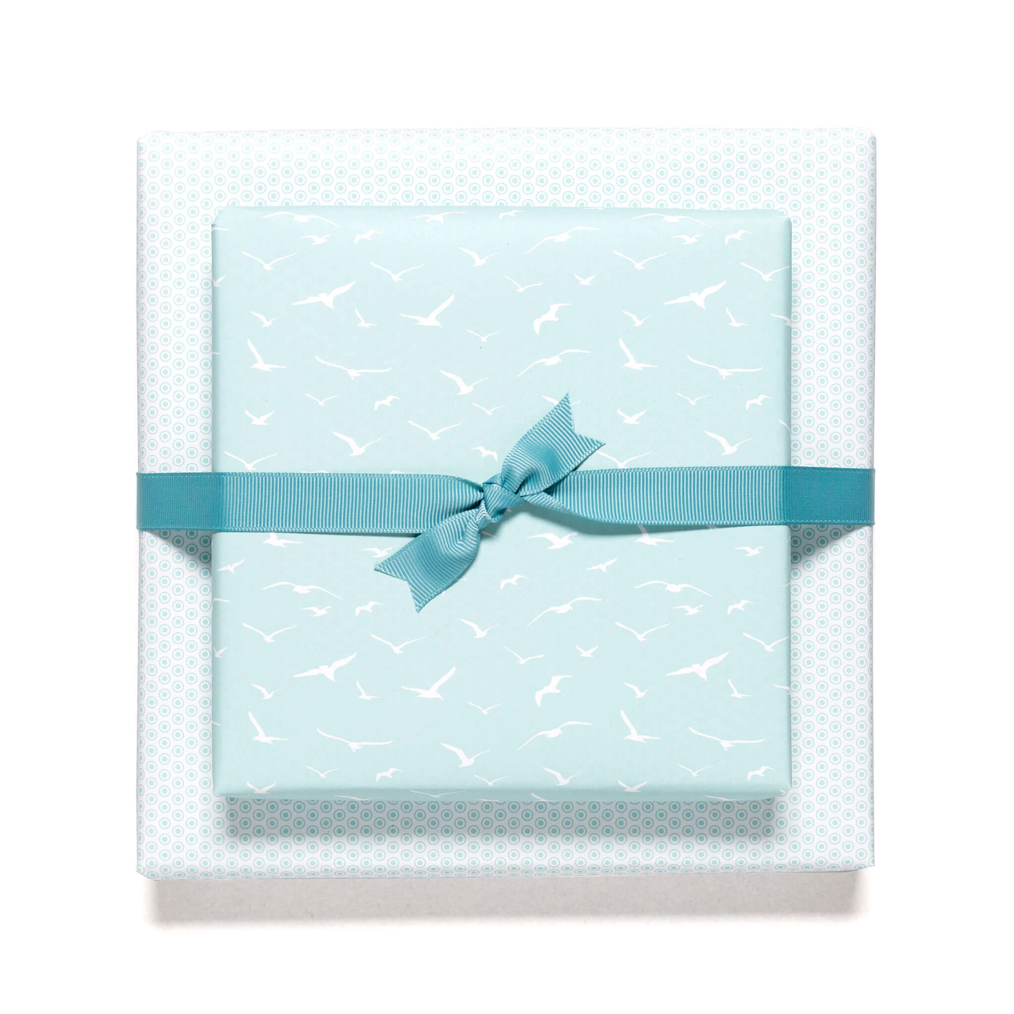 Geschenkpapier &quot;Vögel&quot; mit weißen Möwen vor mint - doppelseitig bedruckt auf 100% Recyclingpapier  von My Pretty Circus | RW-BIR1601-MI
