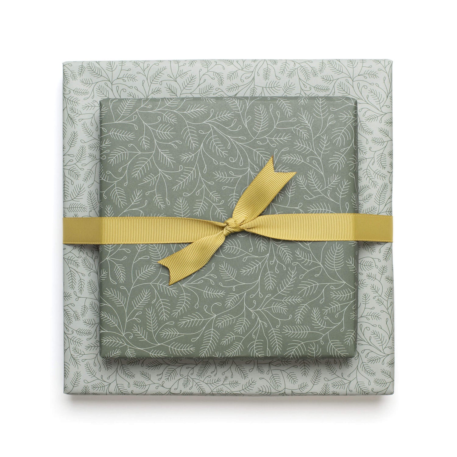 Geschenkpapier &quot;Zweige&quot; in grün und mint Tannenzweig Muster - doppelseitig bedruckt auf 100% Recyclingpapier  von My Pretty Circus | RW-BRA2242-GR