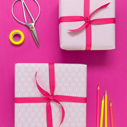 Geschenkpapier &quot;Kreise und Netzmuster&quot; in pink - doppelseitig bedruckt auf 100% Recyclingpapier  von My Pretty Circus | RW-CIR1606-PI