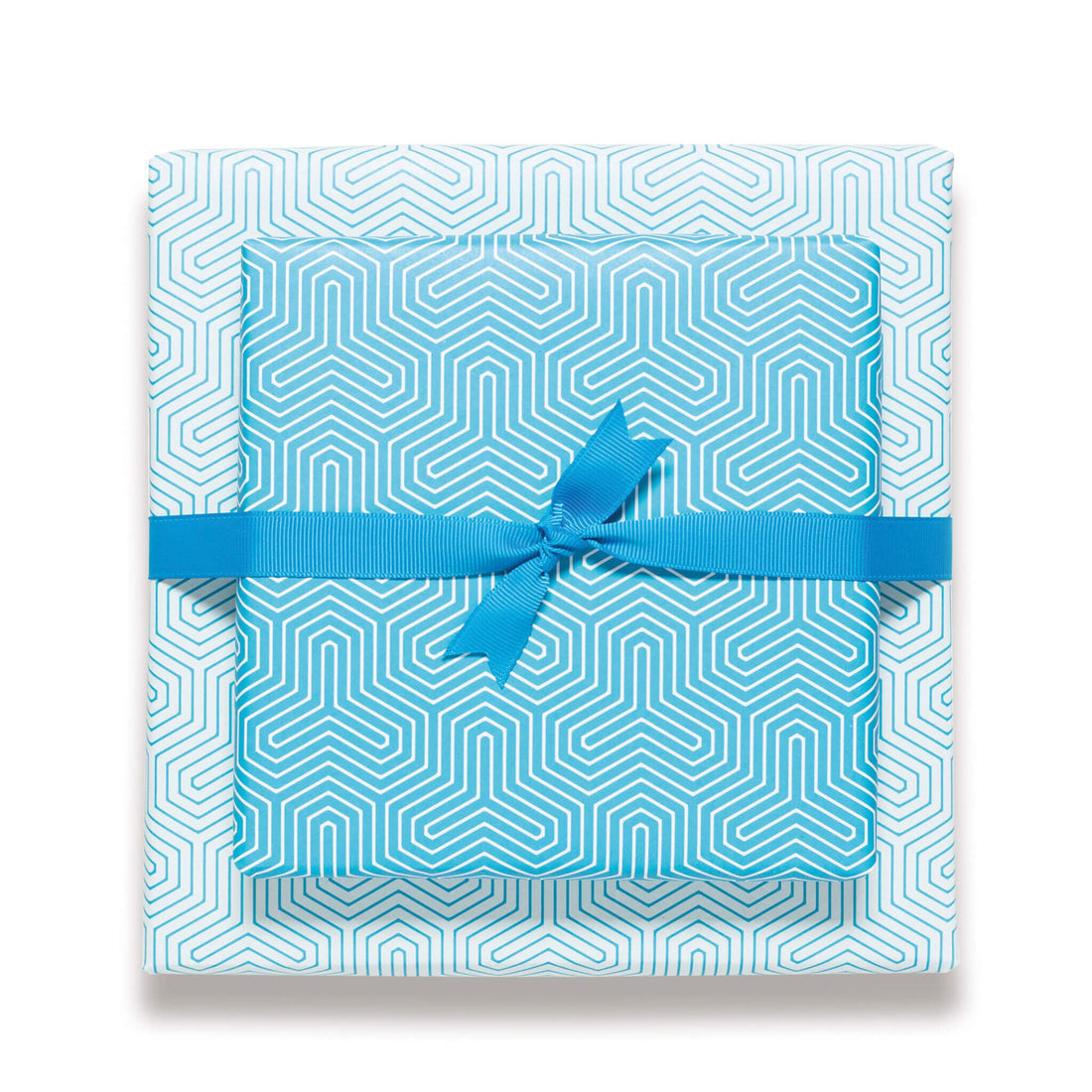 Geschenkpapier &quot;Trinity&quot; mit geometrischem Muster in türkis - doppelseitig bedruckt auf 100% Recyclingpapier  von My Pretty Circus | RW-GEO1622-TQ