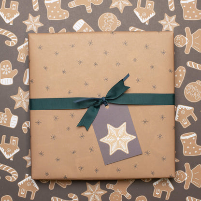 Geschenkpapier &quot;Lebkuchen&quot; mit Lebkuchenmuster in Brauntönen - doppelseitig bedruckt auf 100% Recyclingpapier  von My Pretty Circus | RW-GIN2244-BE