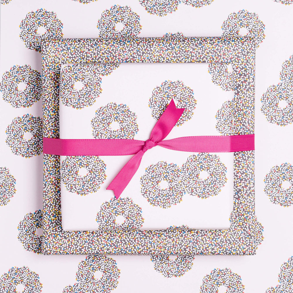Gift wrap "Chocolate wreath"
