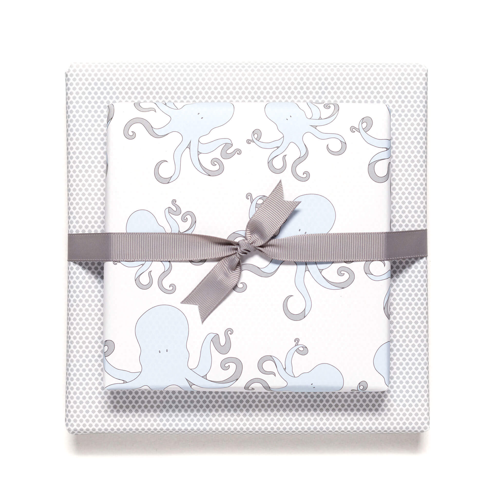 Geschenkpapier &quot;Krake&quot; und Sterne in weiß und blau - doppelseitig bedruckt auf 100% Recyclingpapier  von My Pretty Circus | RW-OCT1611-WH