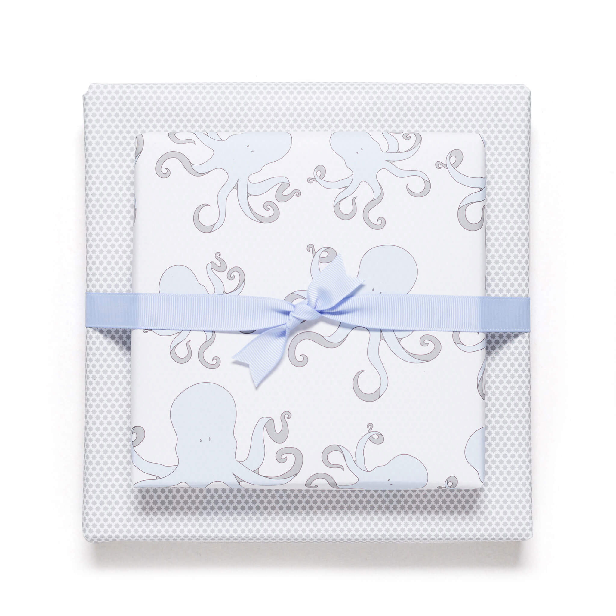Geschenkpapier &quot;Krake&quot; und Sterne in weiß und blau - doppelseitig bedruckt auf 100% Recyclingpapier  von My Pretty Circus | RW-OCT1611-WH