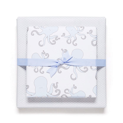 Geschenkpapier &quot;Krake&quot; und Sterne in weiß und blau - doppelseitig bedruckt auf 100% Recyclingpapier  von My Pretty Circus | RW-OCT1611-WH