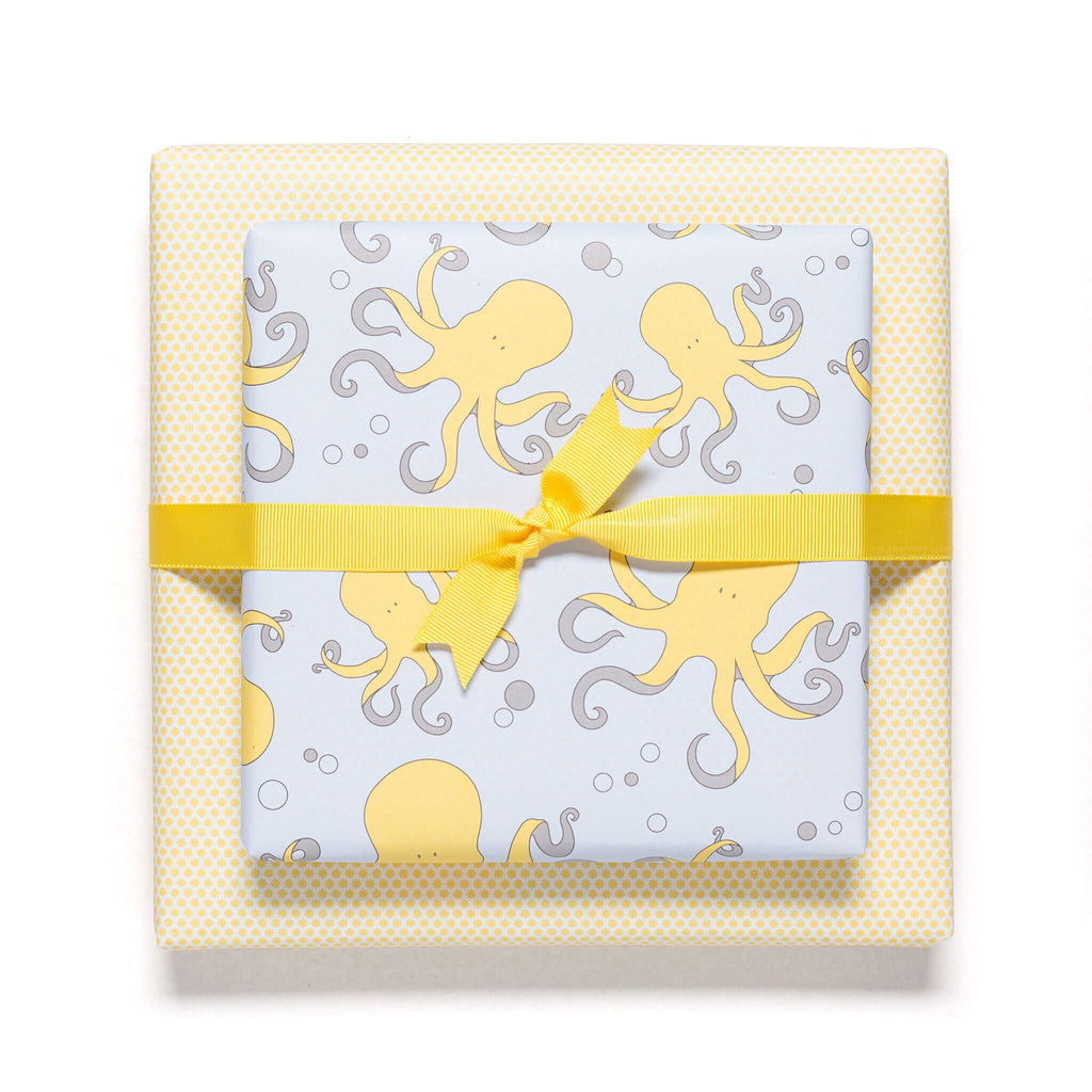 Geschenkpapier "Krake" und Sterne in gelb und blau - doppelseitig bedruckt auf 100% Recyclingpapier  von My Pretty Circus | RW-OCT1612-LB