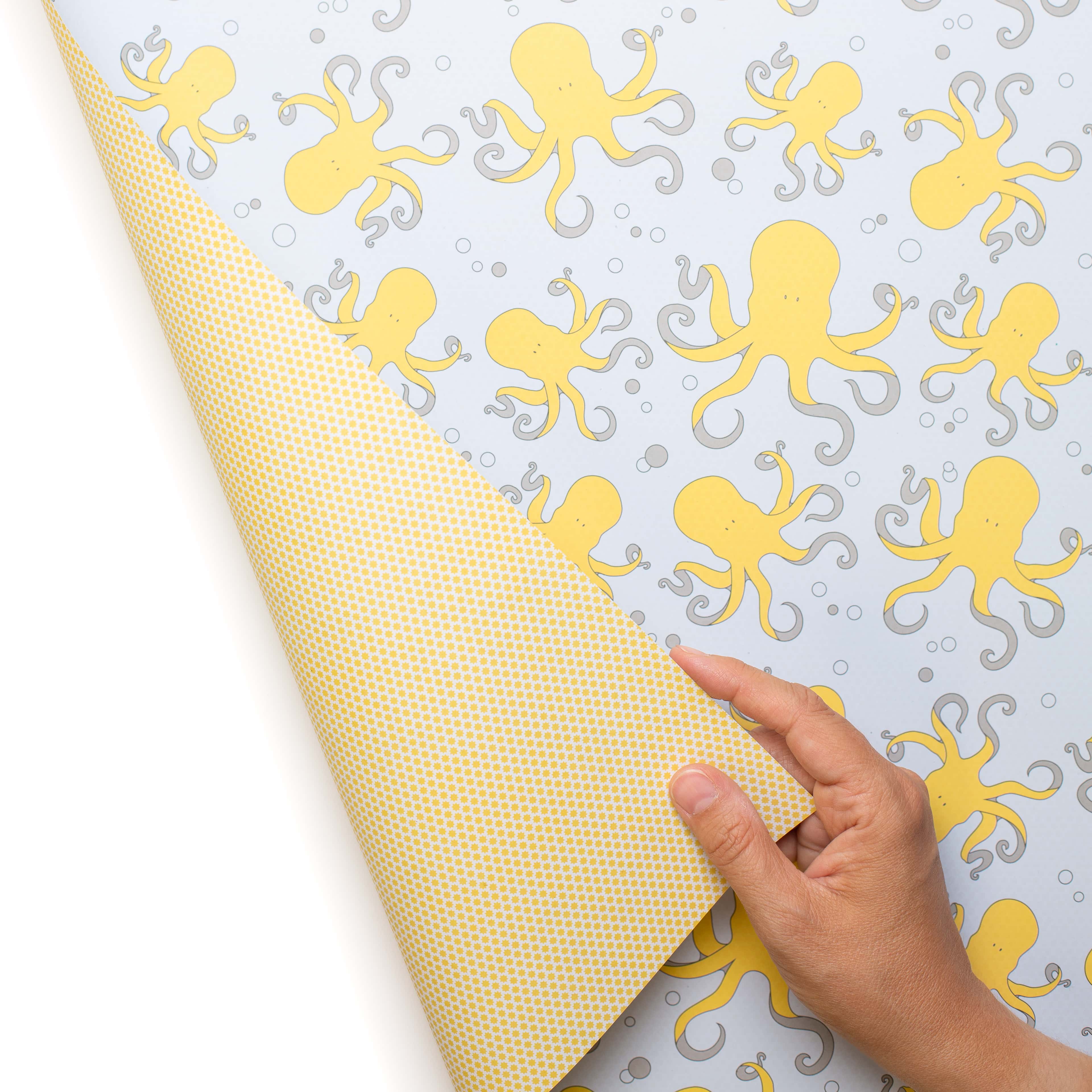 Geschenkpapier &quot;Krake&quot; und Sterne in gelb und blau - doppelseitig bedruckt auf 100% Recyclingpapier  von My Pretty Circus | RW-OCT1612-LB