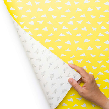 Geschenkpapier &quot;Papierflieger&quot; in gelb und weiß - doppelseitig bedruckt auf 100% Recyclingpapier  von My Pretty Circus | RW-PAP1608-YE
