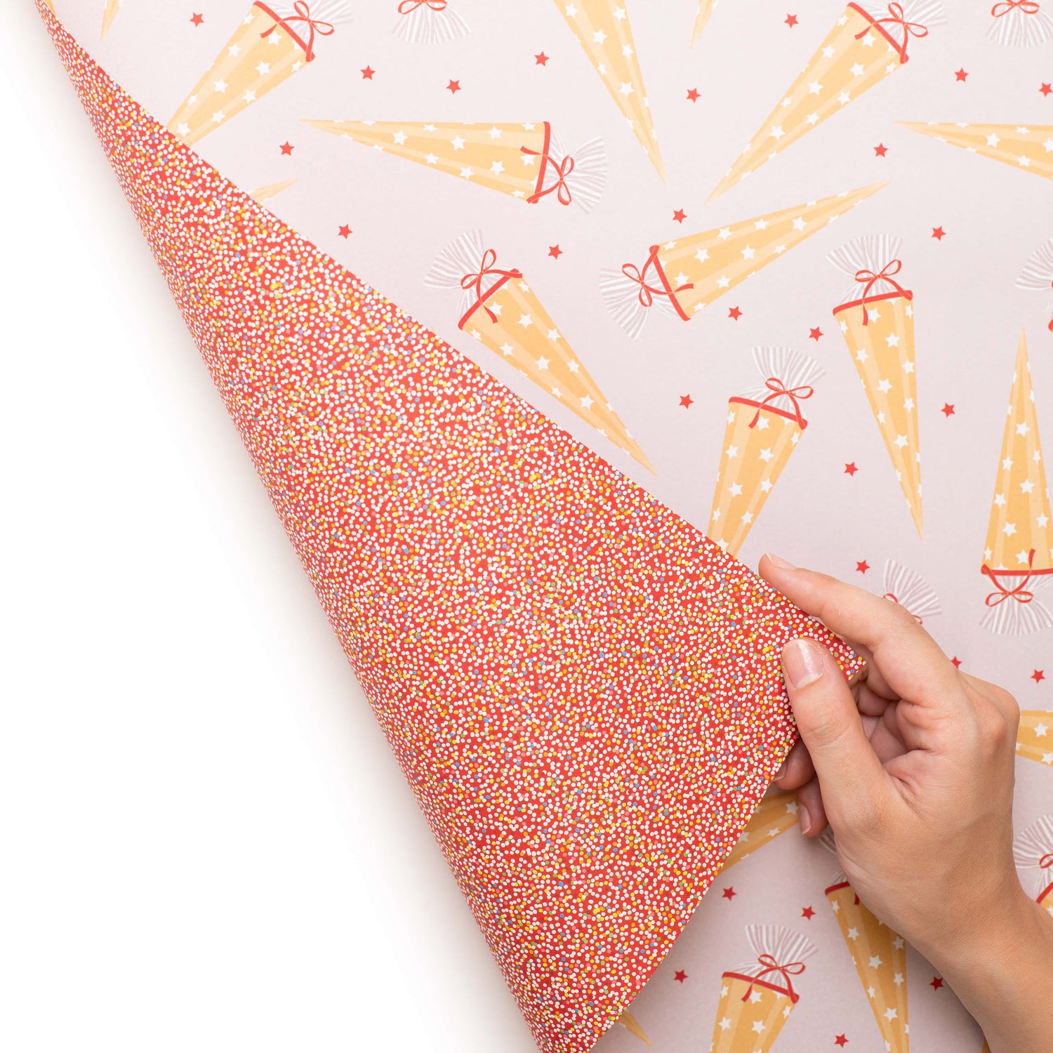 Geschenkpapier &quot;Schultüte&quot; und Zuckerperlen in rot - doppelseitig bedruckt auf 100% Recyclingpapier  von My Pretty Circus | RW-SCH2034-RE