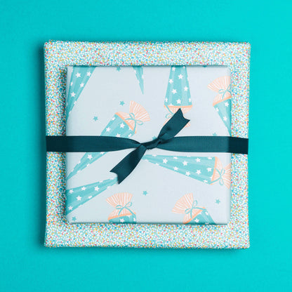 Geschenkpapier &quot;Schultüte&quot; und Zuckerperlen in türkis - doppelseitig bedruckt auf 100% Recyclingpapier  von My Pretty Circus | RW-SCH2036-TQ