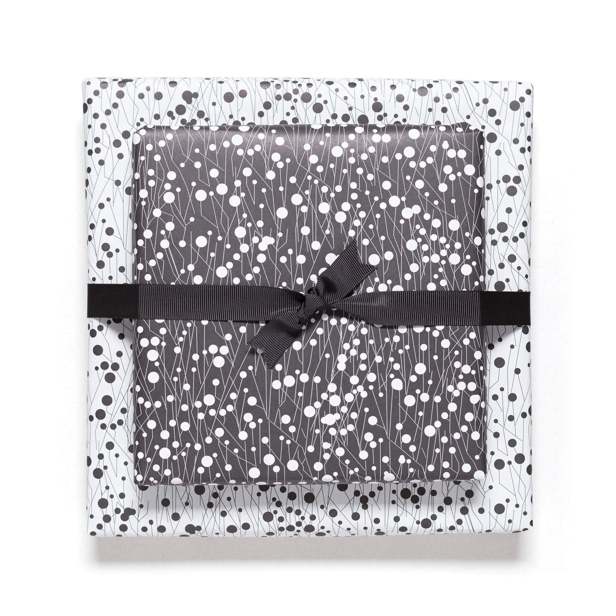 Geschenkpapier &quot;Dornen&quot; in schwarz und weiß - doppelseitig bedruckt auf 100% Recyclingpapier  von My Pretty Circus | RW-THO1605-BK