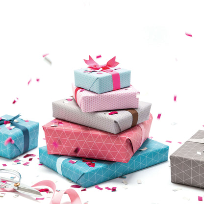 Geschenkpapier &quot;Dreiecke&quot; in braun - doppelseitig bedruckt auf 100% Recyclingpapier  von My Pretty Circus | RW-TRA1823-BR