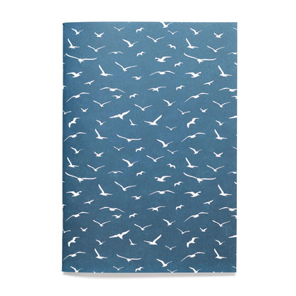 Notizheft &quot;Möwen&quot; - Notizbuch in DIN A5 mit maritimem blauem Möwen Motiv - Recyclingpapier von My Pretty Circus | NB-BIR1801-PT