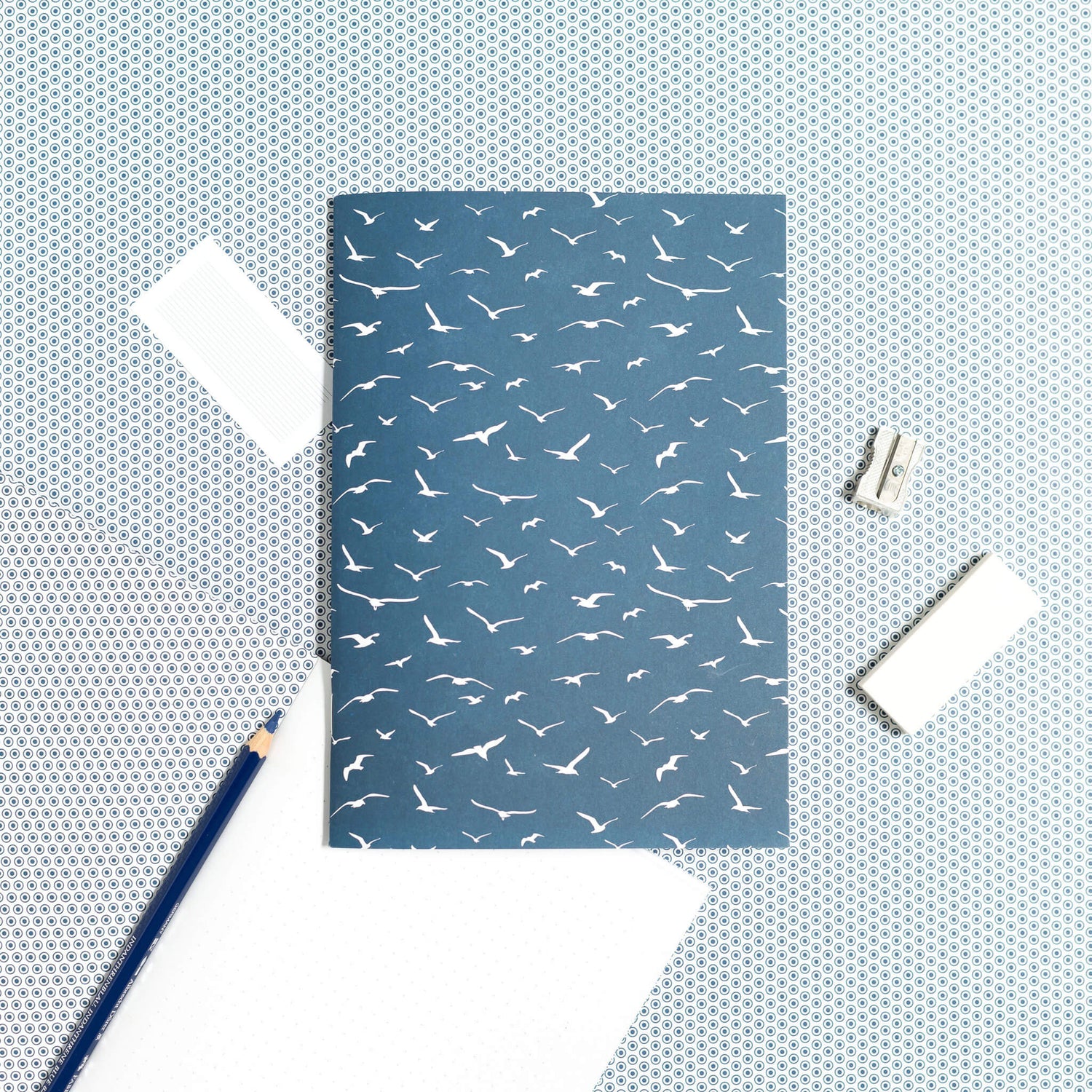 Notizheft &quot;Möwen&quot; - Notizbuch in DIN A5 mit maritimem blauem Möwen Motiv - Recyclingpapier von My Pretty Circus | NB-BIR1801-PT