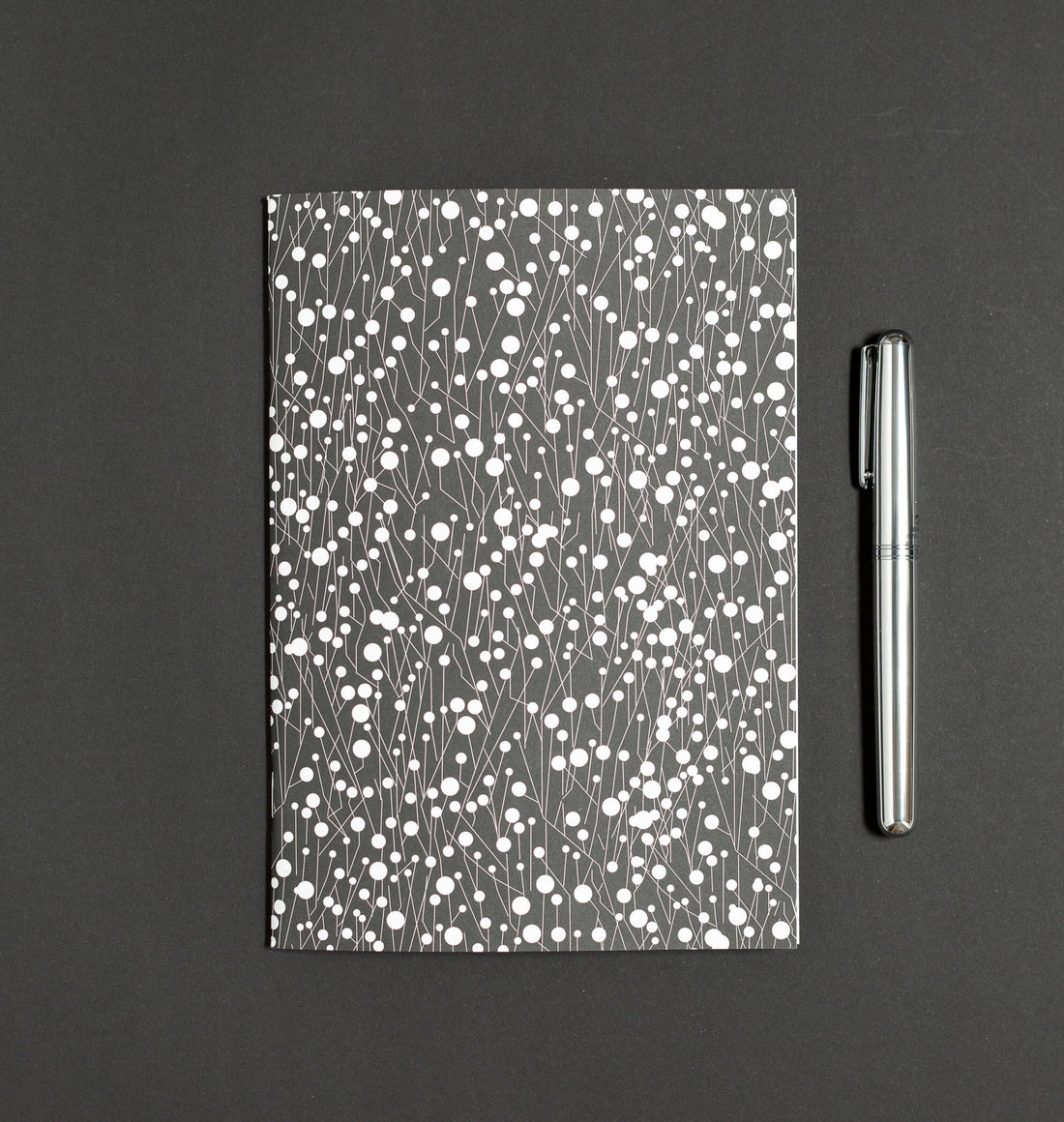 Notizheft &quot;Dornen&quot; - Notizbuch in DIN A5 mit schwarz weißem Pflanzenmotiv - Recyclingpapier von My Pretty Circus | NB-THO1802-BK