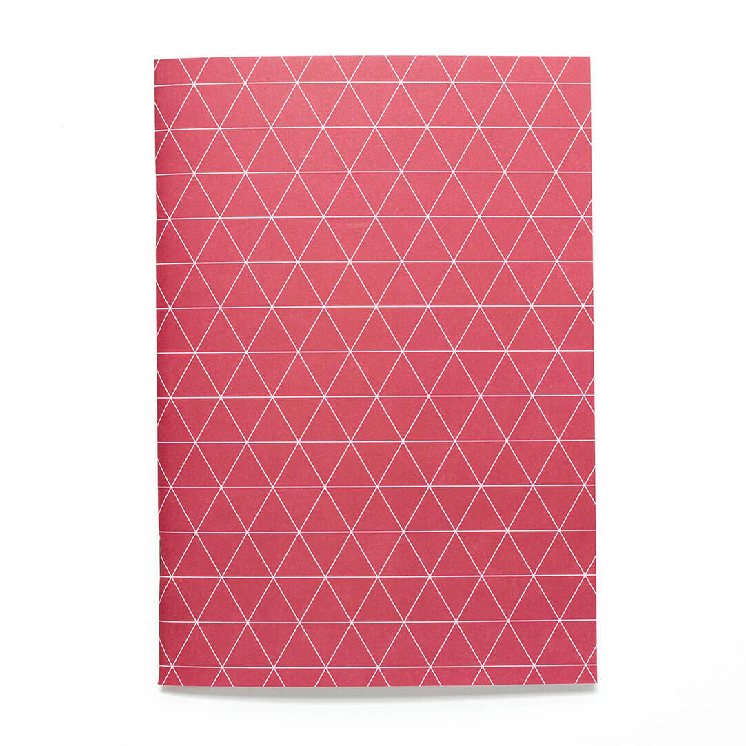 Notizheft &quot;Dreiecke&quot; - Notizbuch in DIN A5 mit geometrischem Muster in dunkelrot - Recyclingpapier von My Pretty Circus | NB-TRA1804-DR