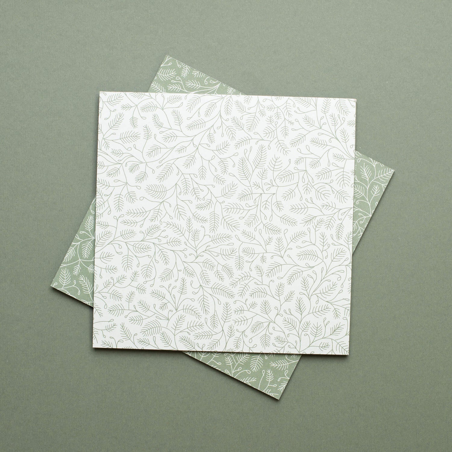 Origami Papier &quot;Tannenzweige&quot; für kreatives Basteln - 25 Blatt doppelseitiges Faltpapier mit mint und grünen Tannenzweigen aus 15x15cm Recyclingpapier-OR-BRA2209-MI | My Pretty Circus