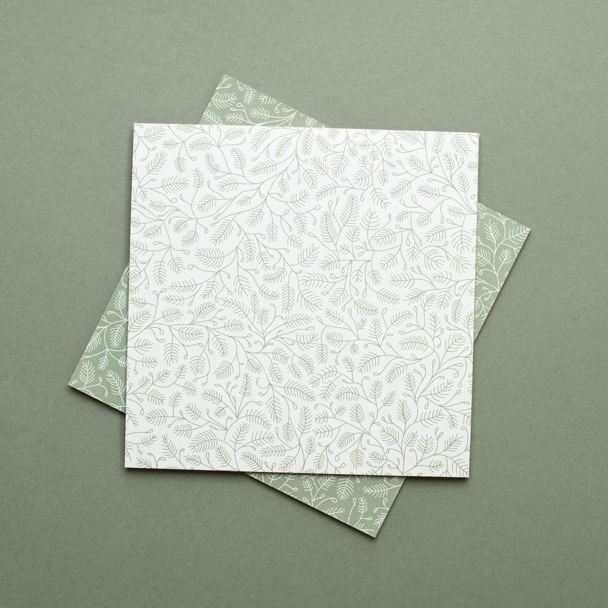 Origami Papier &quot;Tannenzweige&quot; für kreatives Basteln - 25 Blatt doppelseitiges Faltpapier mit mint und grünen Tannenzweigen aus 15x15cm Recyclingpapier-OR-BRA2209-MI | My Pretty Circus