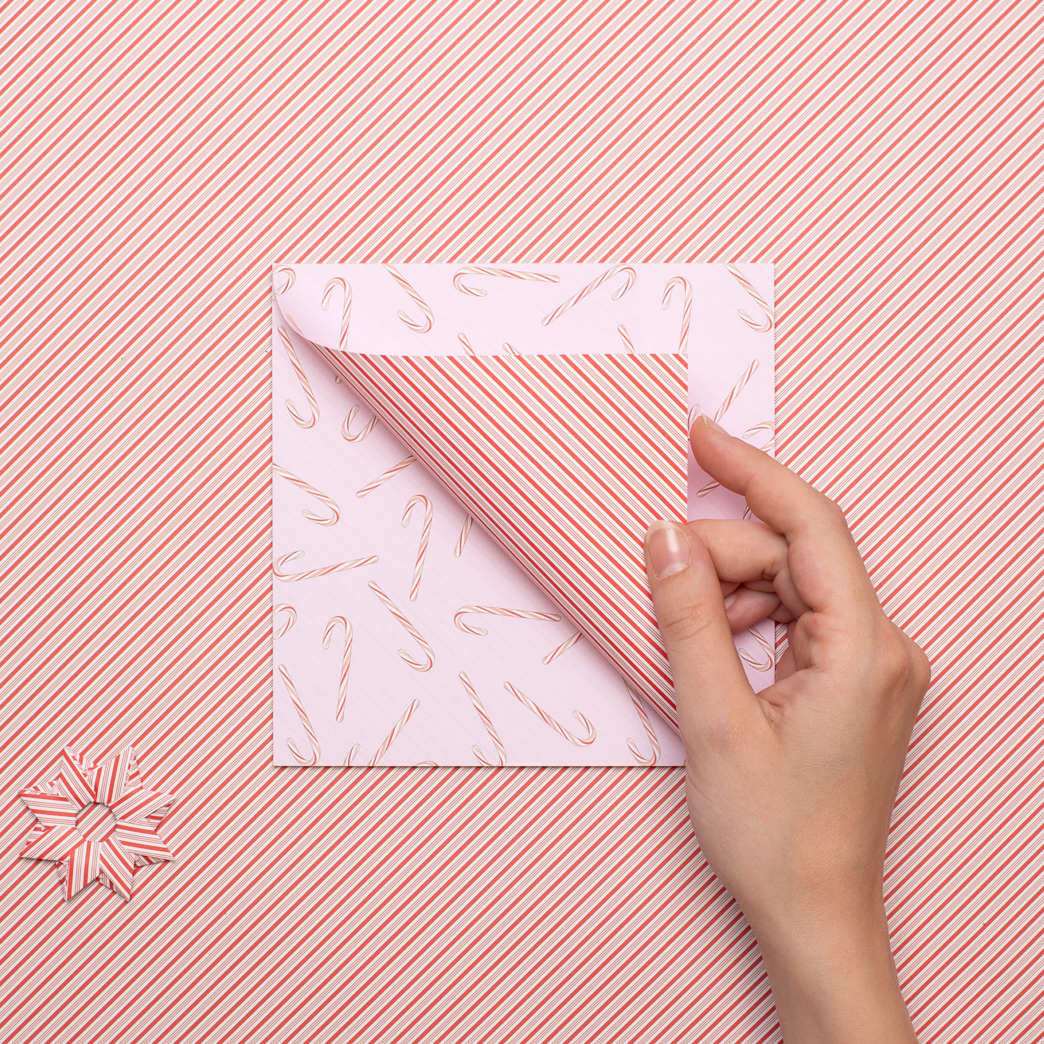 Origami Papier &quot;Zuckerstangen&quot; -  25 Blatt doppelseitiges Faltpapier mit rosa rotem Candy Cane Muster aus 15x15cm Recyclingpapier-OR-CAN2106-RO | My Pretty Circus